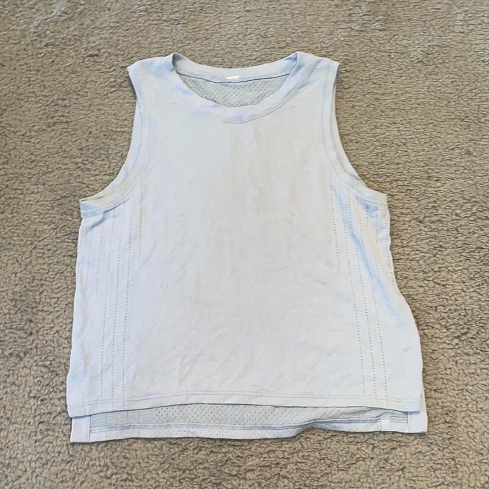 Lululemon Train to Be Tank Top
Blue Linen / Blue Linen Size 4